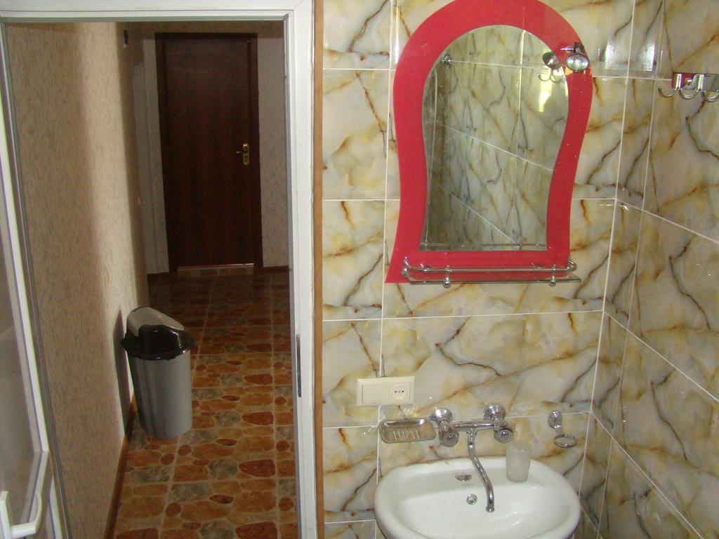 Guest House Tavaduri Mestia Exterior photo
