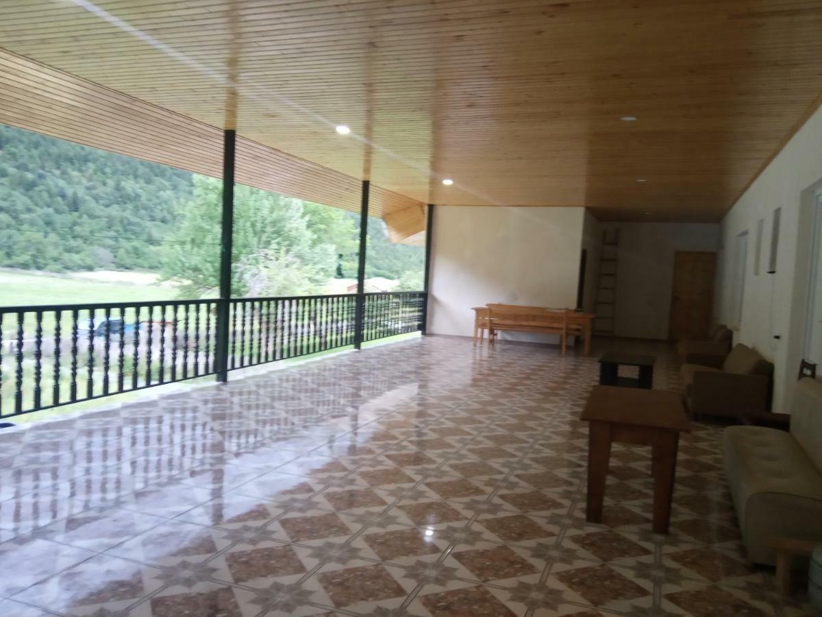 Guest House Tavaduri Mestia Exterior photo